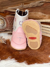 Load image into Gallery viewer, Horseshoe Baby Boots
