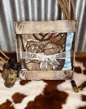 Load image into Gallery viewer, Realtree Camo Boxed Baby Gift Set
