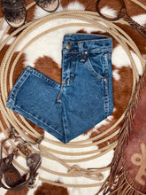 Load image into Gallery viewer, Wrangler George Strait Jeans
