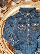 Load image into Gallery viewer, Wrangler Baby Pearl Snap - Dark Wash
