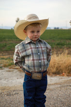 Load image into Gallery viewer, Chase Button Up
