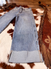 Load image into Gallery viewer, Tracie Crop Wide Leg Jeans
