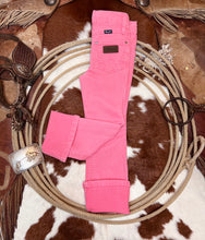 Load image into Gallery viewer, Kaitlyn Wrangler Jeans
