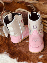 Load image into Gallery viewer, Horseshoe Baby Boots
