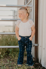 Load image into Gallery viewer, Hallie Lace Top - White
