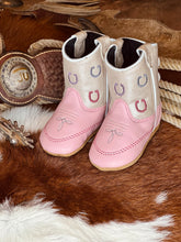 Load image into Gallery viewer, Horseshoe Baby Boots
