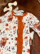 Load image into Gallery viewer, Amber Ruffle Pj’s
