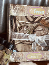Load image into Gallery viewer, Realtree Camo Boxed Baby Gift Set
