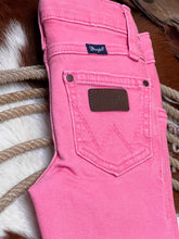 Load image into Gallery viewer, Kaitlyn Wrangler Jeans
