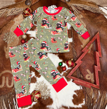 Load image into Gallery viewer, Labrador Christmas
