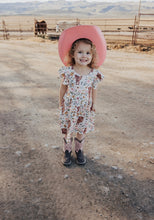 Load image into Gallery viewer, Pink Straw Hat
