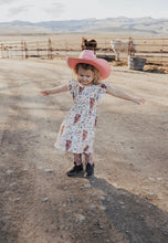 Load image into Gallery viewer, Pink Straw Hat
