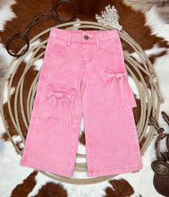 Load image into Gallery viewer, Bow-tiful Pink Jeans
