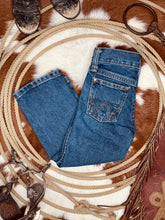 Load image into Gallery viewer, Wrangler George Strait Jeans
