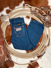 Load image into Gallery viewer, Cowboy Cut 13MWJ Wrangler Jeans
