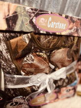 Load image into Gallery viewer, Mossy Oak Camo Boxed Baby Gift Set
