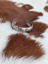 Load image into Gallery viewer, Elvira Silver Cuff
