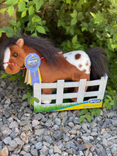 Load image into Gallery viewer, Breyer Showstopper Horses
